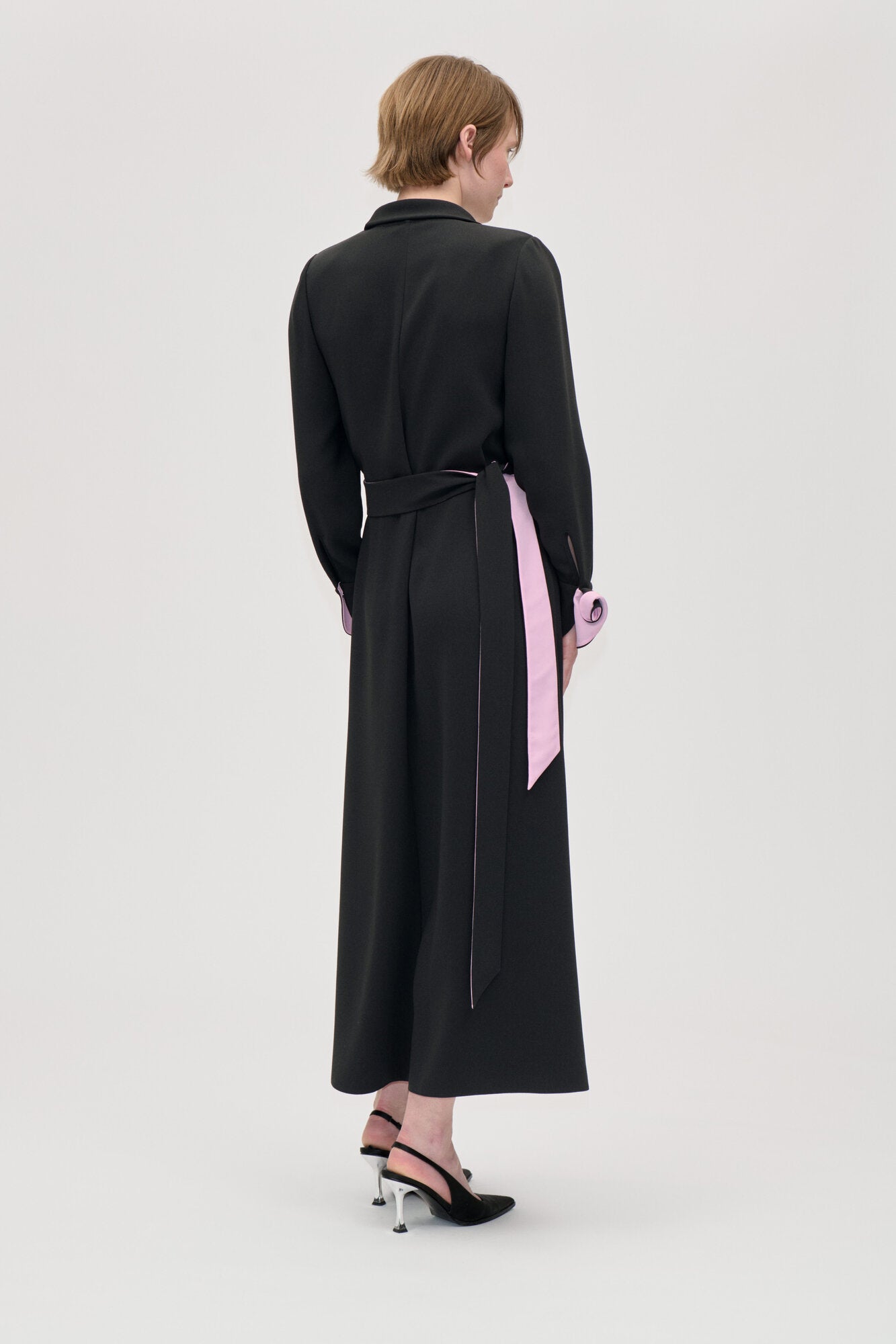 2024 Crepe With Detail slå-om-kjole – Black